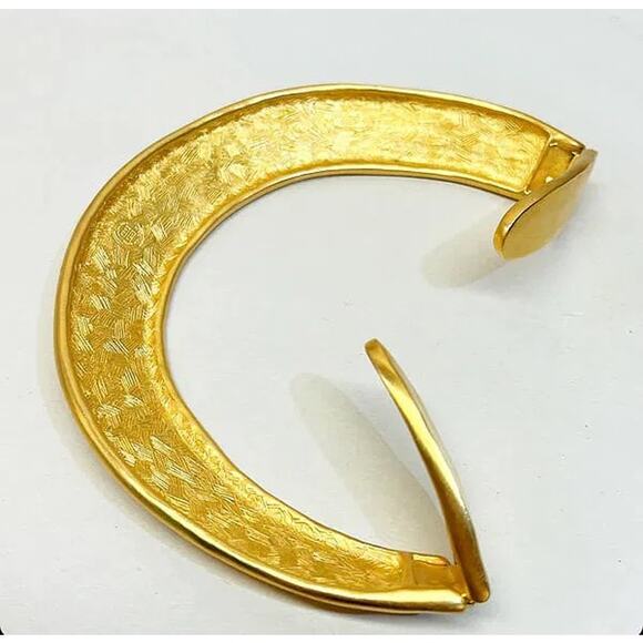 Vintage Givenchy Gold Collar Necklace - Picture 3 of 4